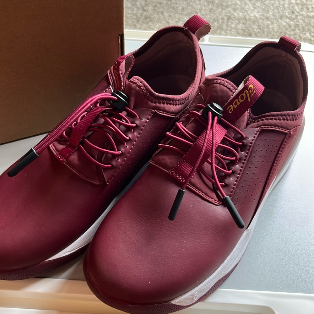 Clove nursing shoe size W8 NWT